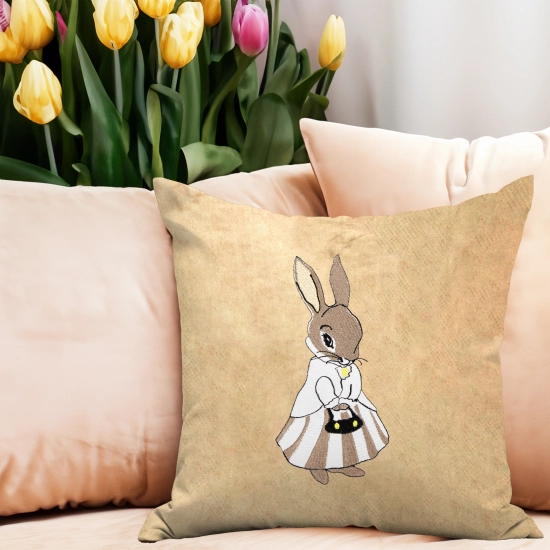 POSZEWKA DEKORACYJNA WELUROWA 40x40 Z HAFTEM WIELKANOCNA VELVET ZAJĄCZEK